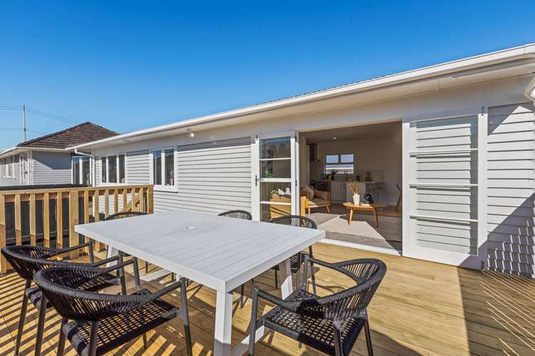 2/17 Hamurana Place Te Atatu Peninsula_1