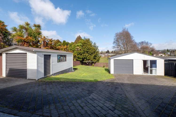 24 Joanne Crescent Pukehangi_12