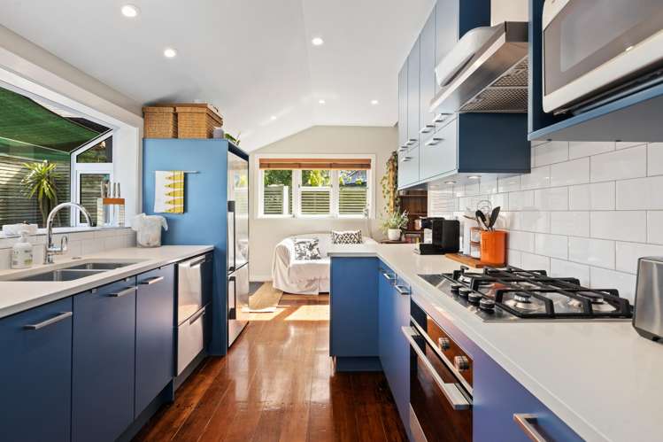 39 Marine Parade Seatoun_11