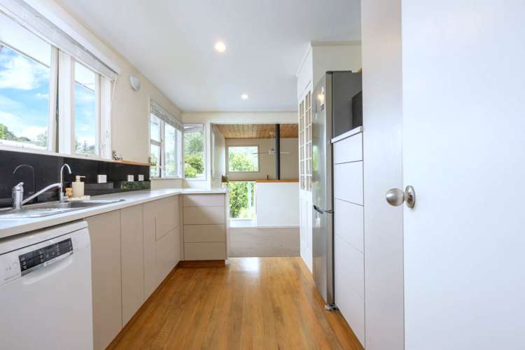 11 Lemnos Place Titirangi_4