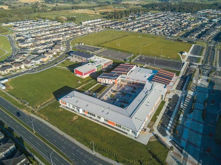 13 Horsefields Drive Flat Bush_6