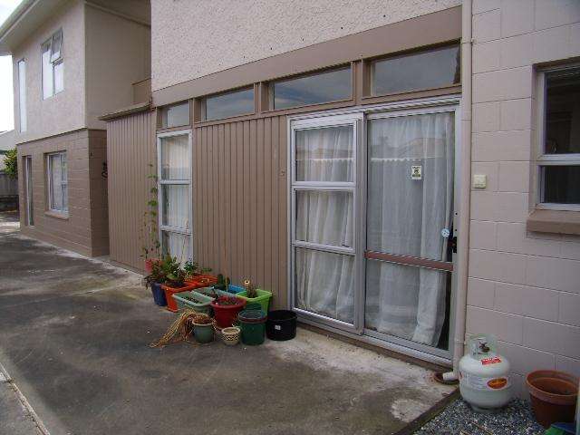 Tidy One Bedroom, Two Story Flat