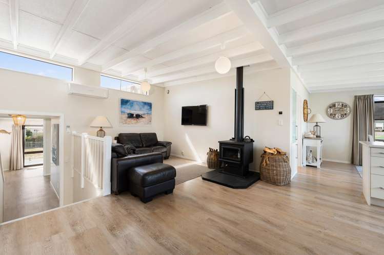 8 Roore Street Foxton Beach_16