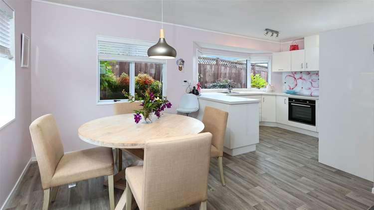 100b Rhinevale Close Henderson_7