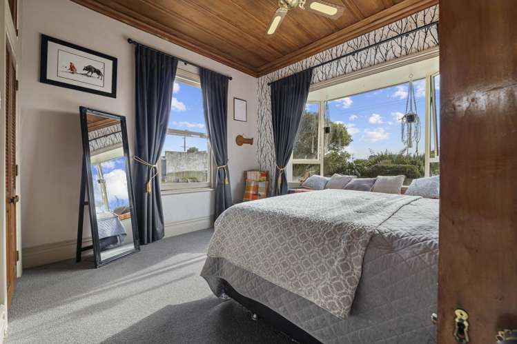 2071 South Road Otakeho_10