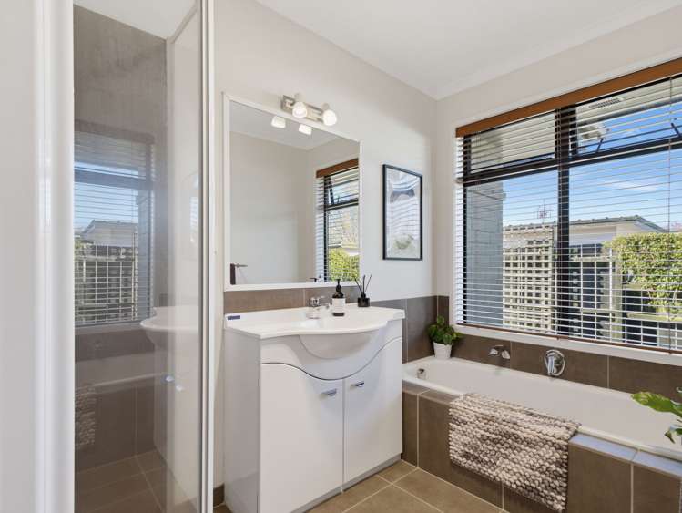 15 Stonebridge Park Drive Holdens Bay_19