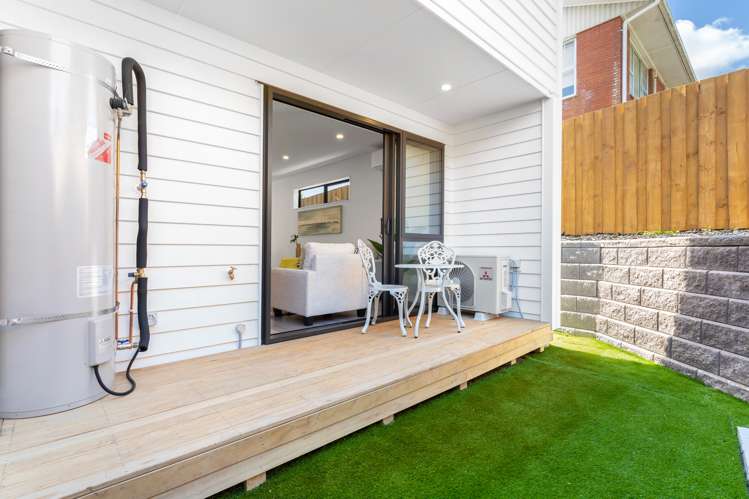 6/67 Royal View Road Te Atatu South_3