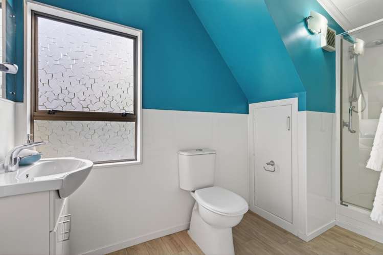 2 Memorial Drive Parahaki_25