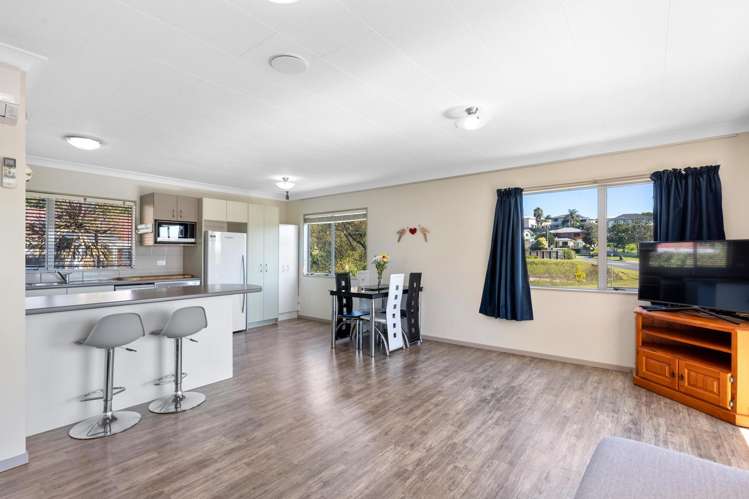 10 Poike Road Hairini_18