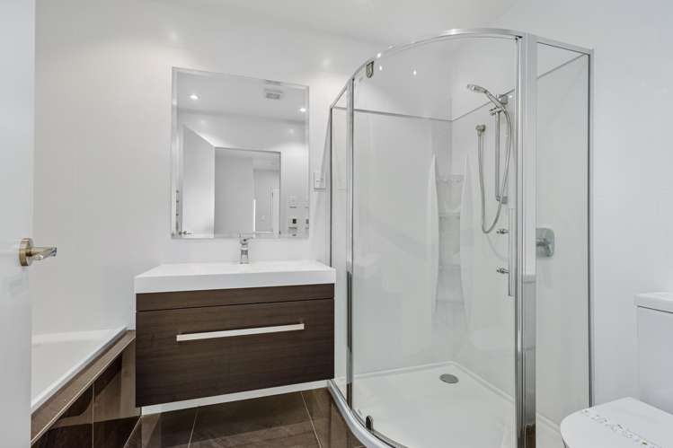 6 Alexander French Close Silverdale_12