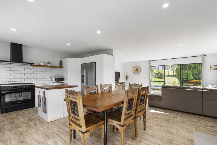 316 Mountain Road Maungaturoto_10