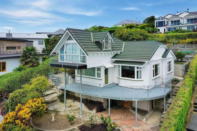 Elevated 3 Bedroom Mt Pleasant Home With Sweeping Outlook