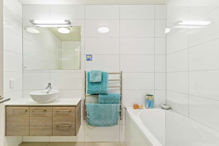 72 Eaves Bush Parade Orewa_9