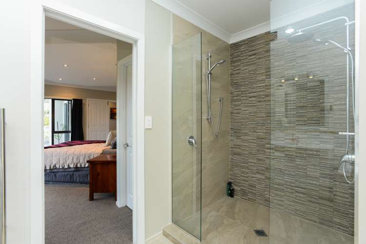 1 Lakeview Terrace Taradale_14