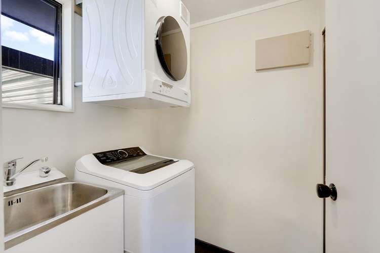 13 Gillett Lane Enderley_6