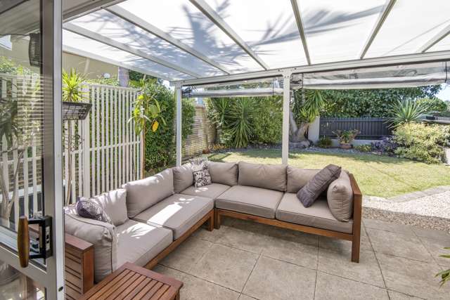 2/23 Lomond Street Takapuna_4