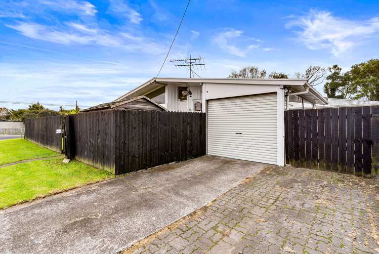 1 Frizell Street Beach Haven_16