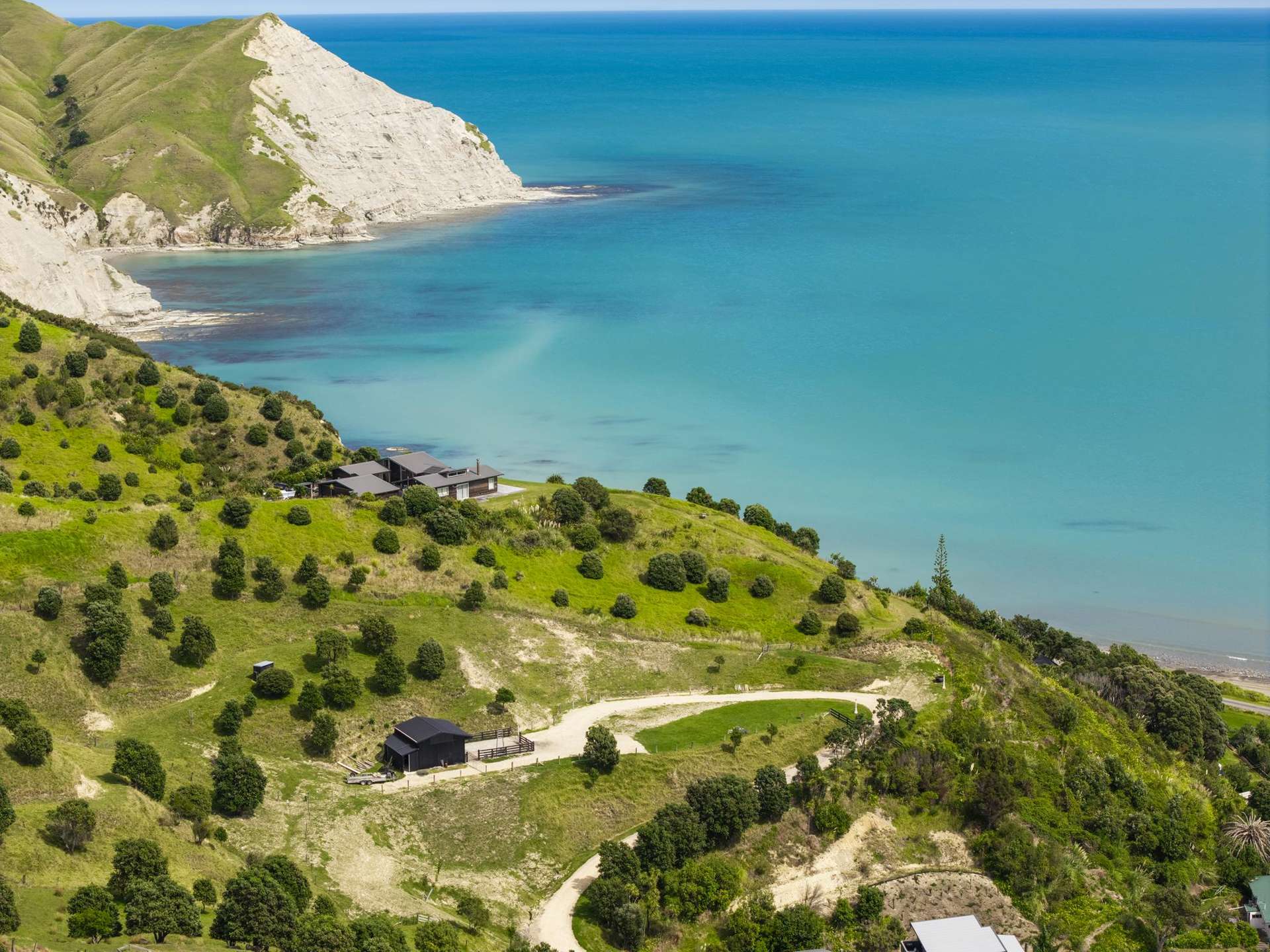 87 Lochiel Street Mahia_0