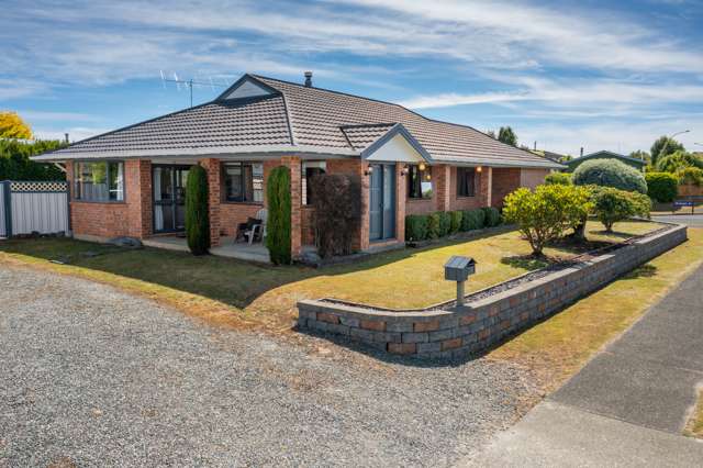 7 Govan Drive Te Anau_1