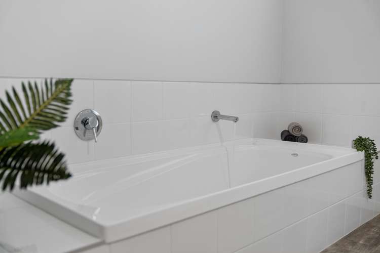 54 Awataha Crescent Pyes Pa_15