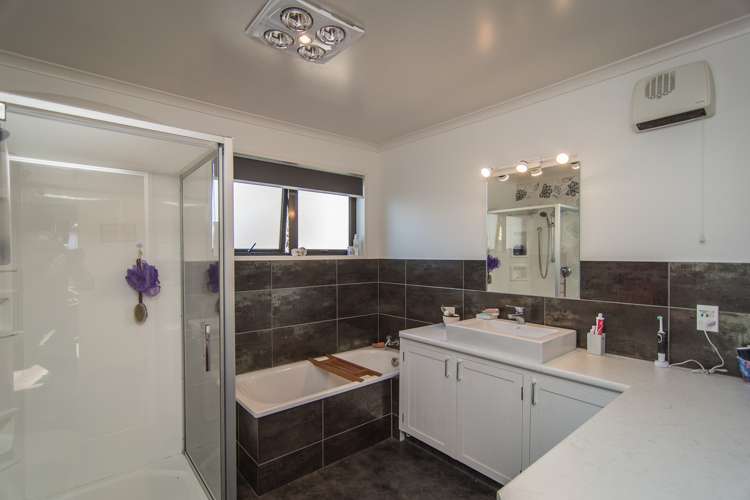 15 Barnes Street Glenwood_10