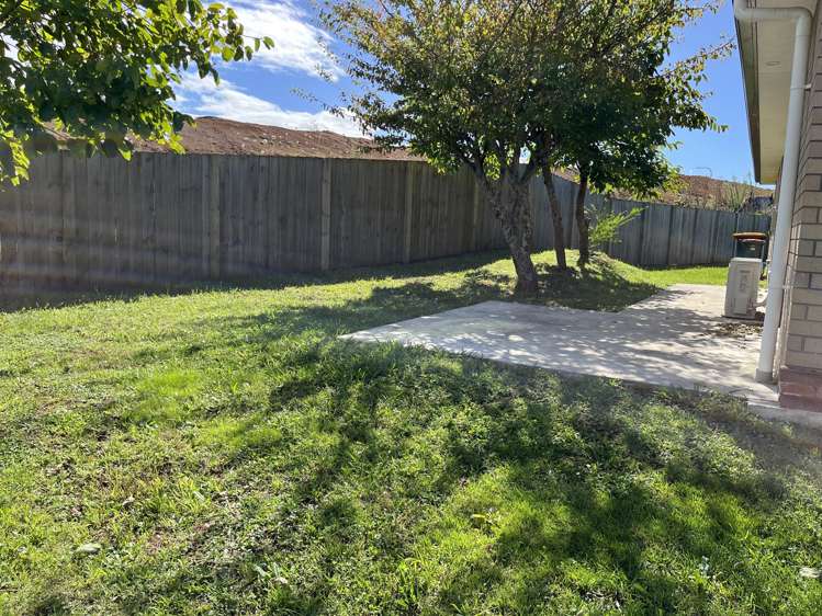 29 Cabourne Drive Glenview_23