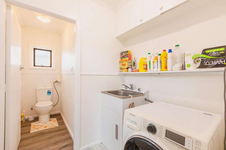 2 Howard Road Taradale_10