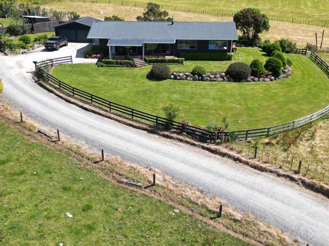 Lifestyle Property – Close to Oakura & the Green School