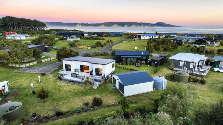 3 Kereru Place Māhia_17