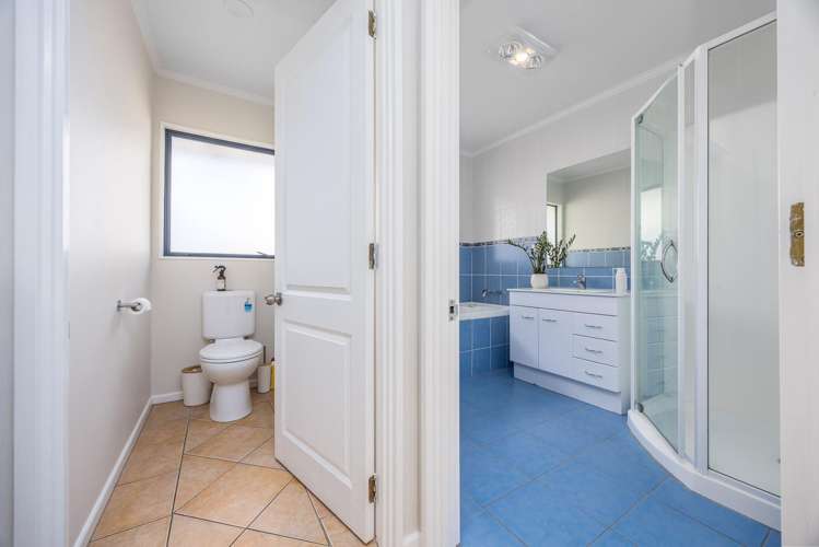 139 Roberta Crescent Orewa_16