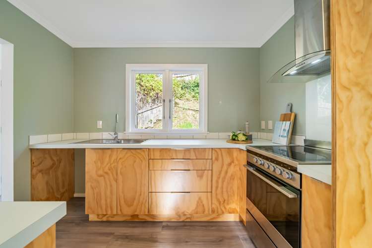 22 Miromiro Road Normandale_11