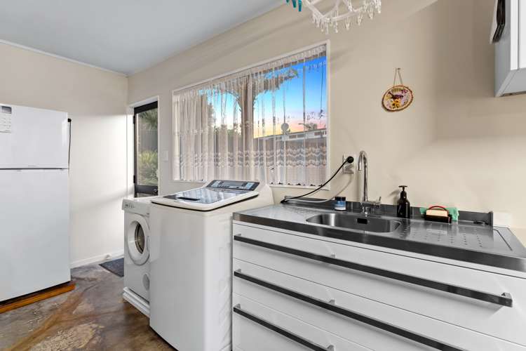 1/14a Richards Avenue Forrest Hill_23