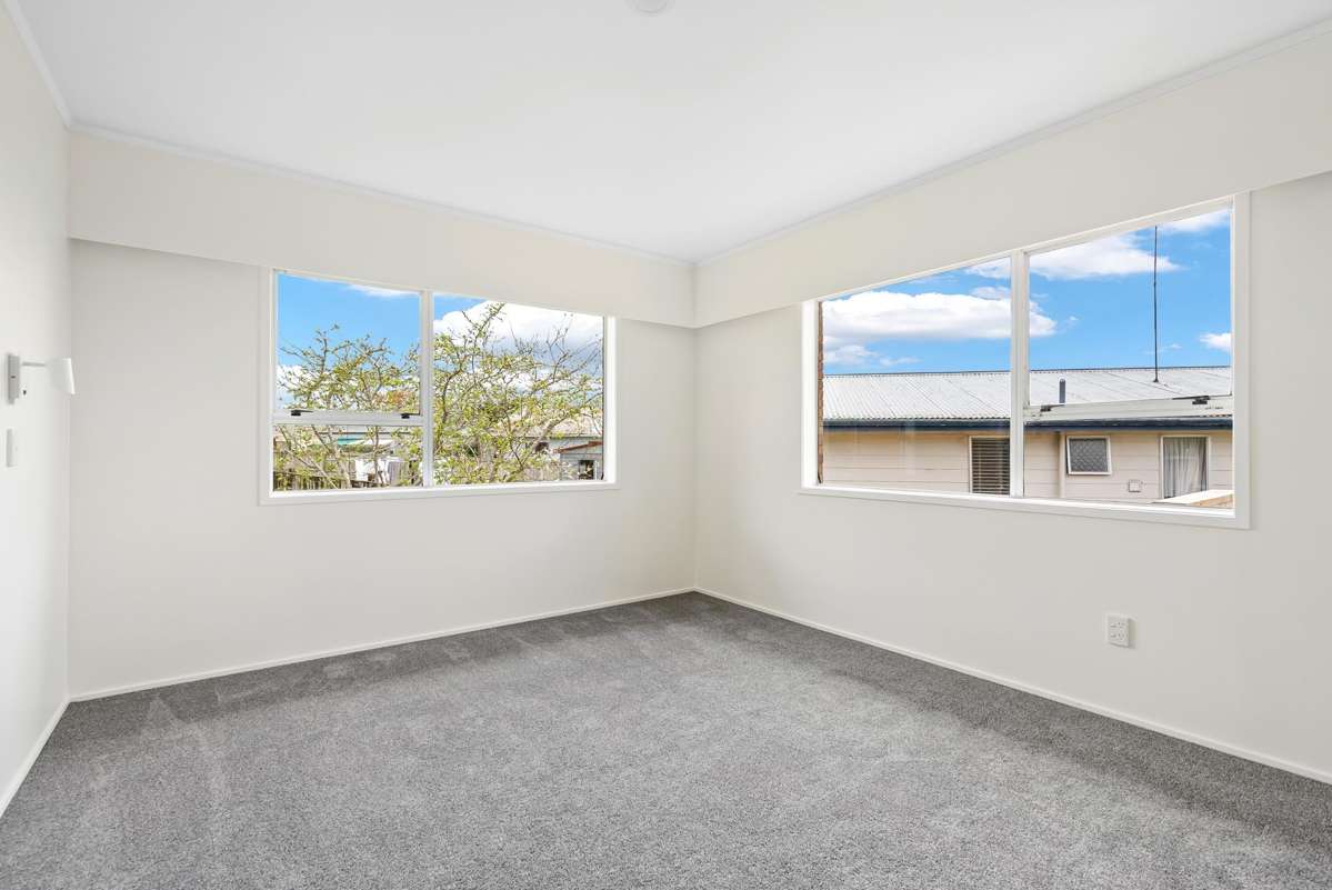 33 Takahe Street_5