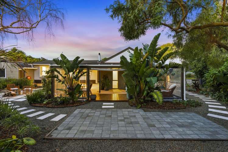 34 Hicks Crescent Waikanae Beach_1