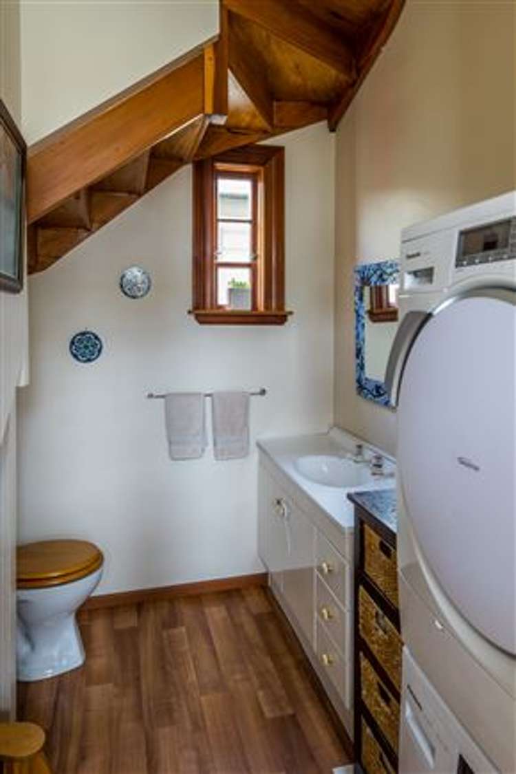 12 Te Wharepouri Street Berhampore_16