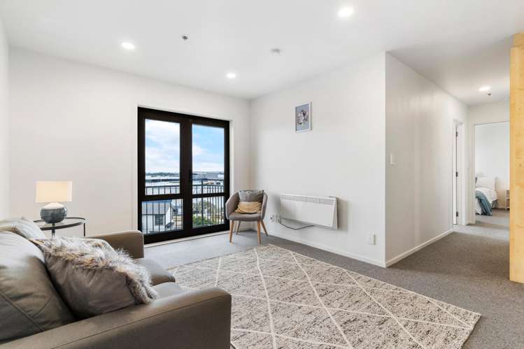 5E/10 Crown Lynn Place New Lynn_9