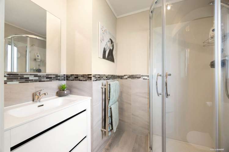 6 Beauchamp Drive Massey_15