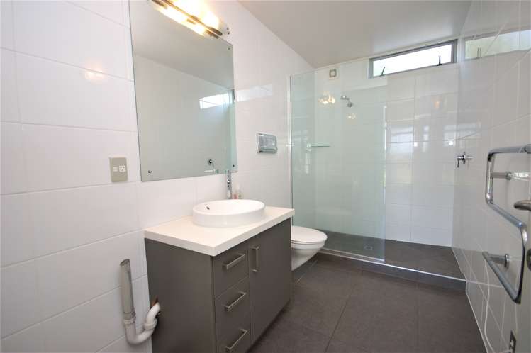 6/300 Lake Terrace Taupo_8