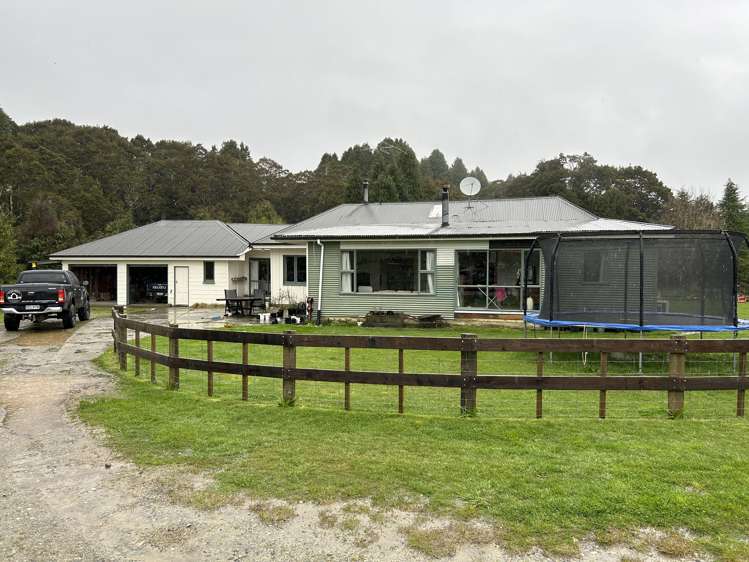 1126 Grove Burn Road Tuatapere_13