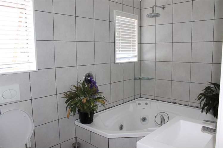 2 Dalmahoy Place Wattle Downs_6