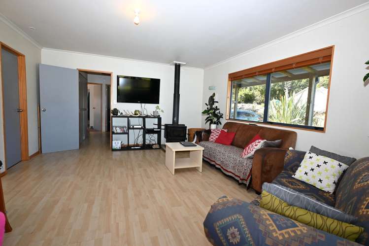 2 Alymer Place_4