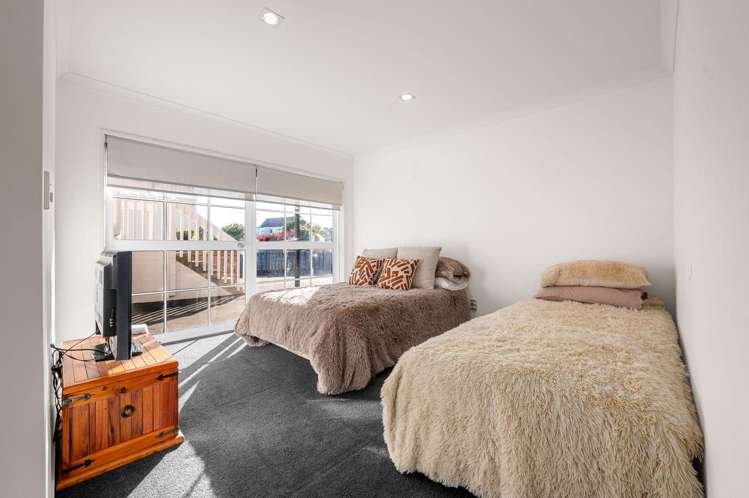 42 Gilbass Avenue Hamilton Lake_19