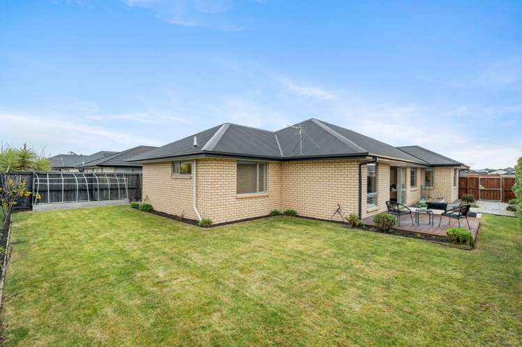 7 Petunia Drive Wigram_14