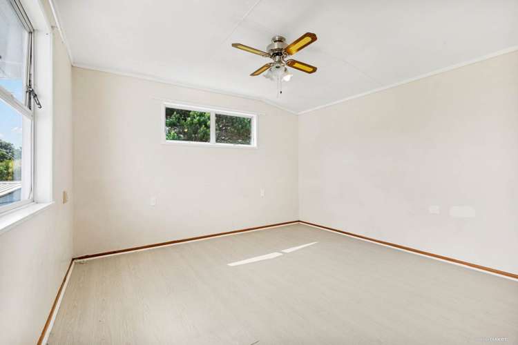 22 Finlow Drive Te Atatu South_14