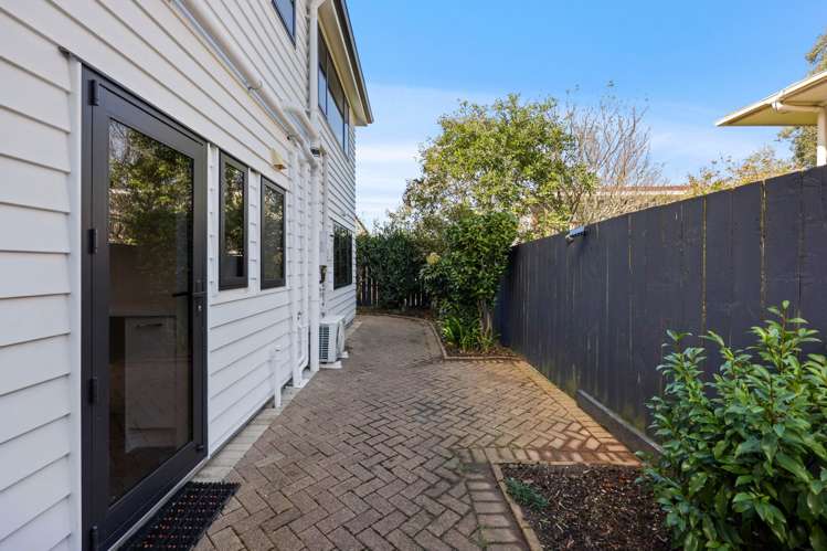 2/30 Eastern Beach Road Bucklands Beach_23