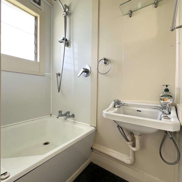 A/75 Stephenson Street Blenheim Central_10