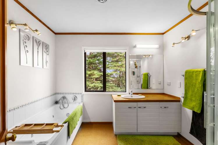 401 Redoubt Road Totara Park_12