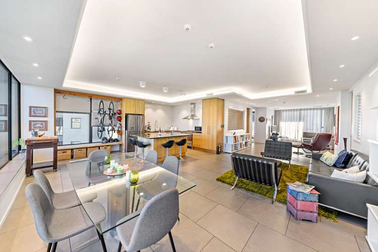 9c/2 Saint Martins Lane Grafton_0