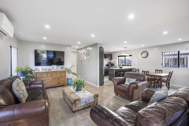 13 Riverglade Parkway Te Atatu South_5