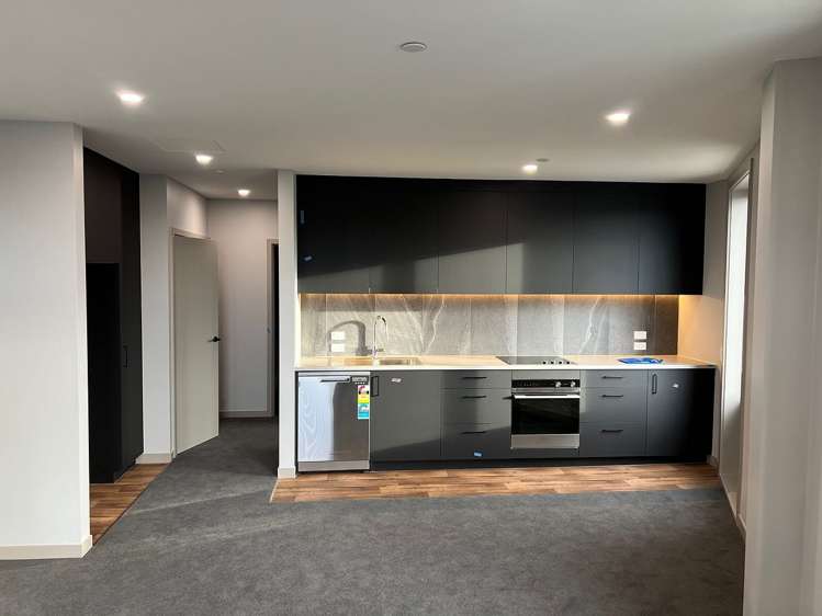 301/2 Launch Road Hobsonville_9